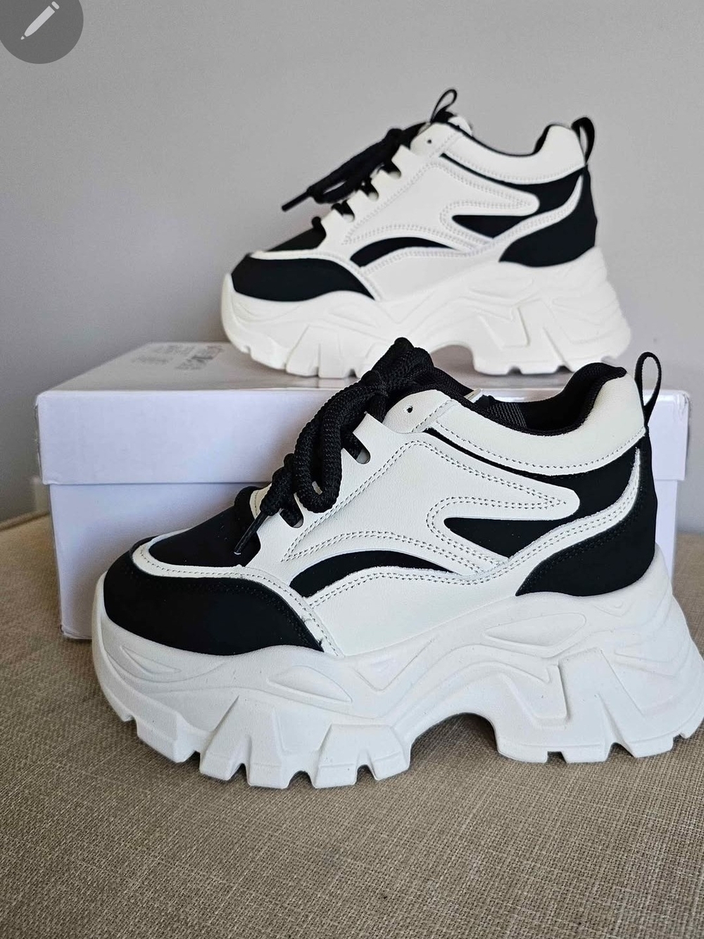 Women's Chunky Platform Sneakers - Black & White